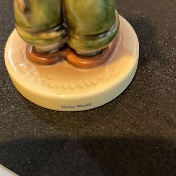 GOEBEL HUMMEL FIGURINE "HELLO WORLD" #429 HUMMEL CLUB EXCLUSIVE EDITION 1989/90 - Picture 5 of 6